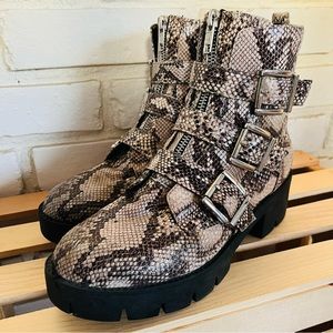 🔥SALE🔥 BP. LILLY Buckle Zip-Up Snake Print Boots Women's Size 8 M